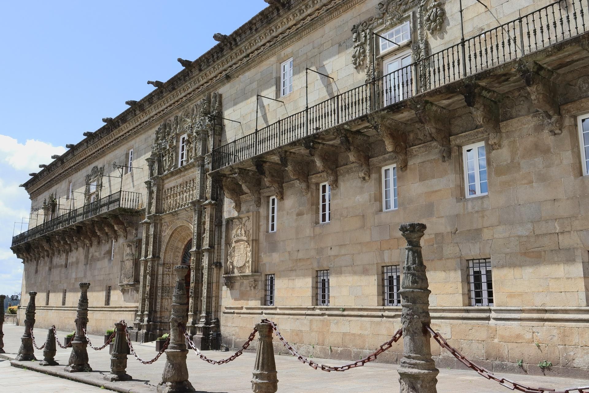 Parador Dos Reis Católicos — façade